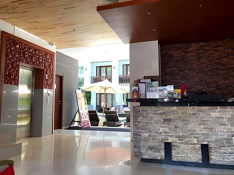 Grand La Walon Hotel