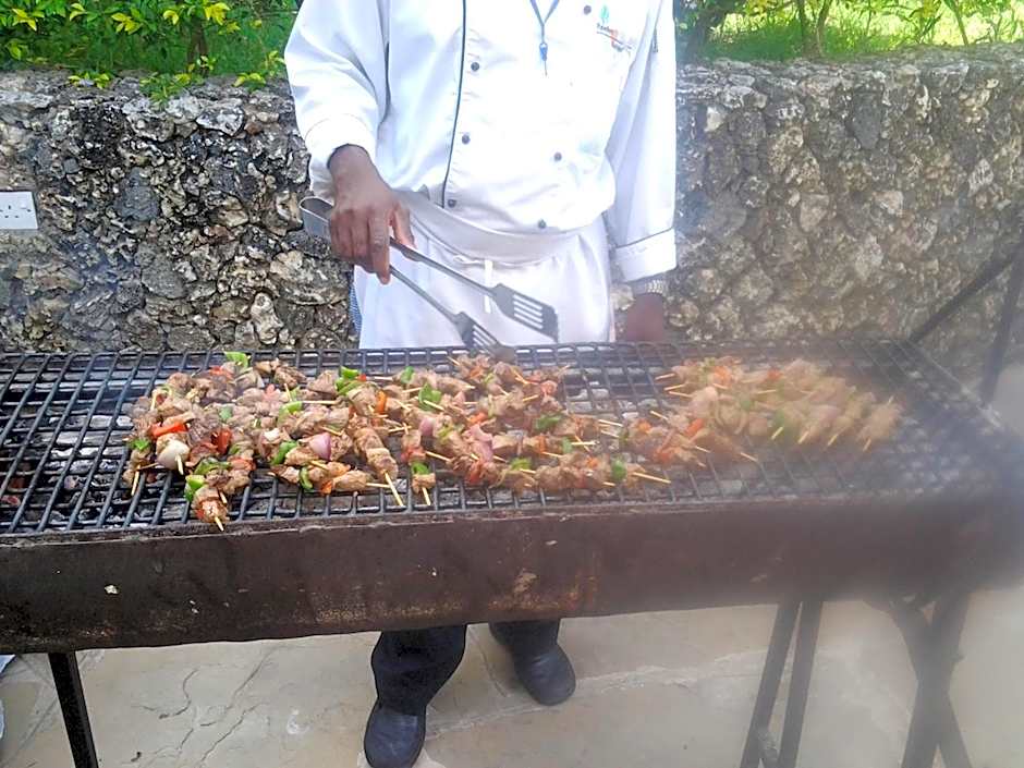 Travellers Beach Hotel & SPA