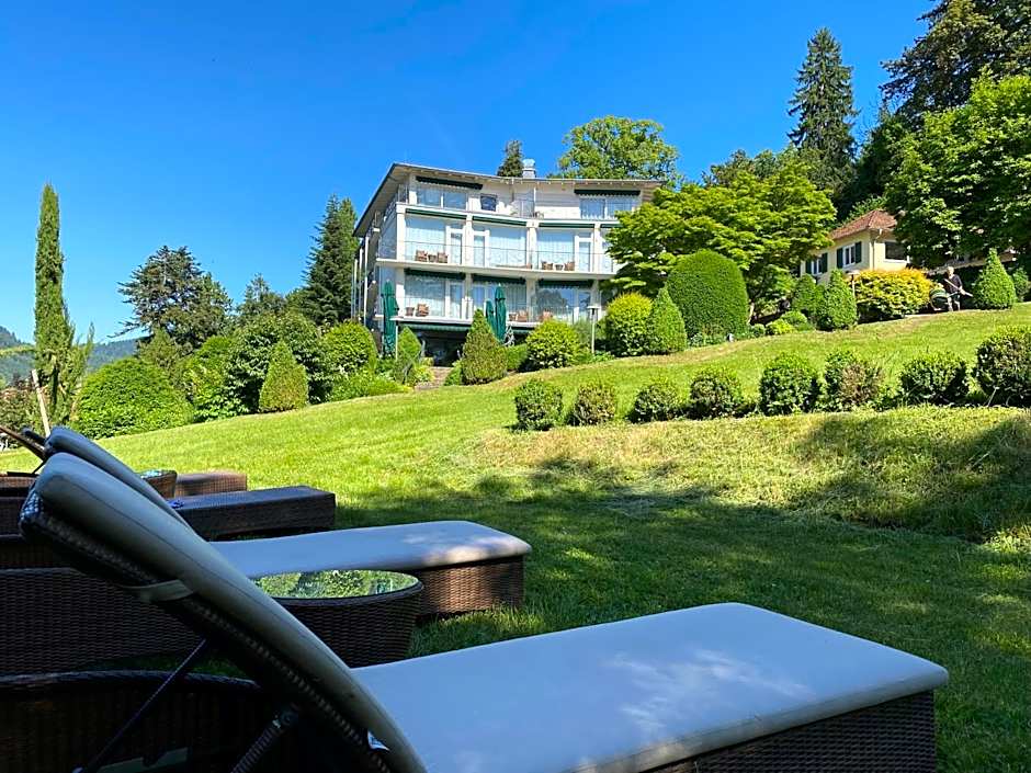 DAS SCHLOSSBERG - Boutique Hotel im Park- Nahe der Therme