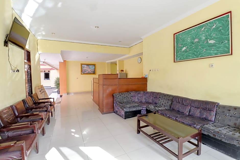 Cempaka Hotel by ZUZU