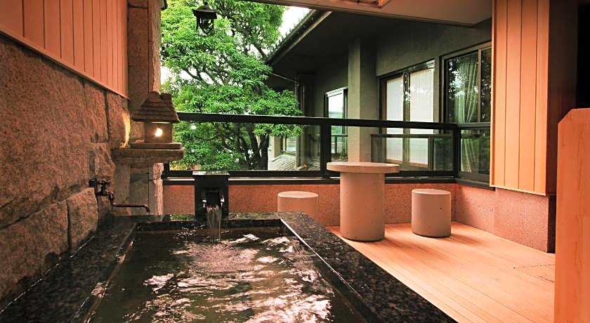 Beautiful Jananese Garden Kagetsu