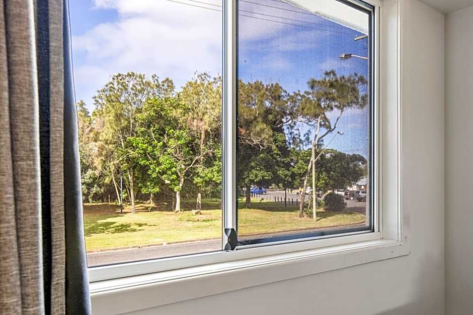 Surf Beach Motel Coffs