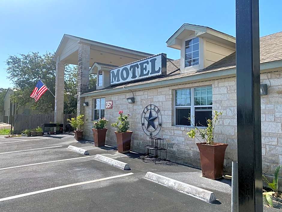 Cedar Creek Inn