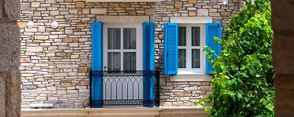 Çeşme Kale Taş Apart