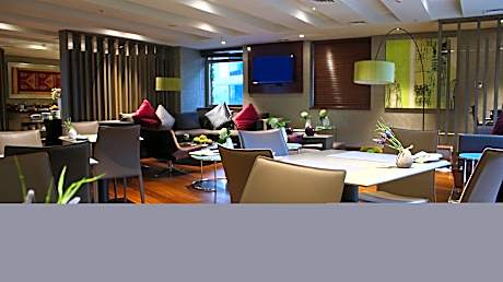 1 King Premium Lounge Access
