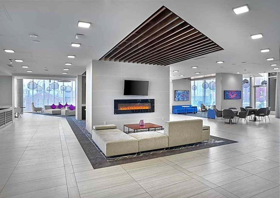 DoubleTree by Hilton Edmonton Downtown