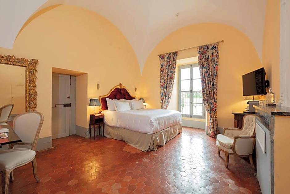 Château de Collias - Maison de Vacances