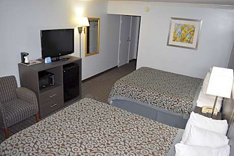 Deluxe Queen Room with Two Queen Beds - Non-Smoking