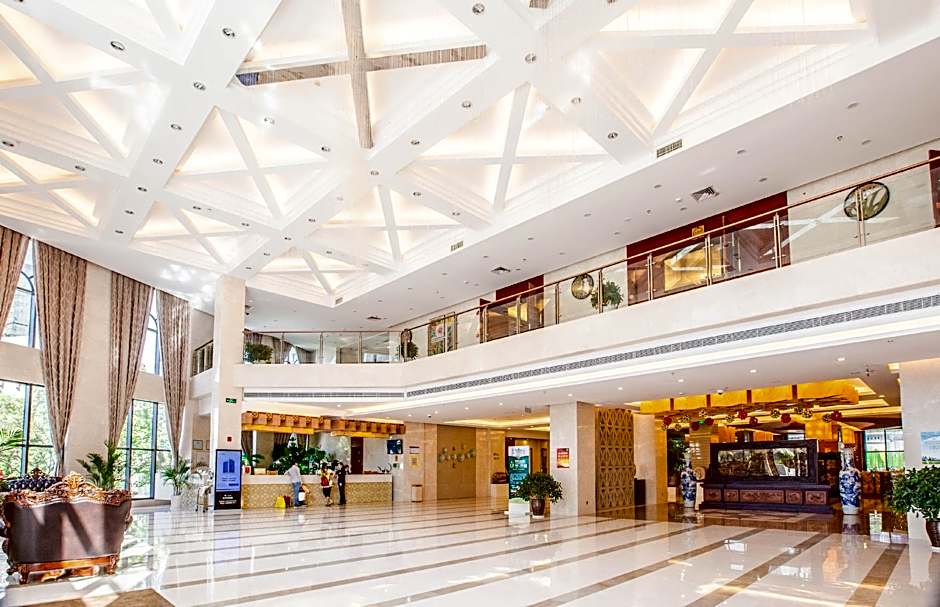 Yichang Guobin Bandao Hotel