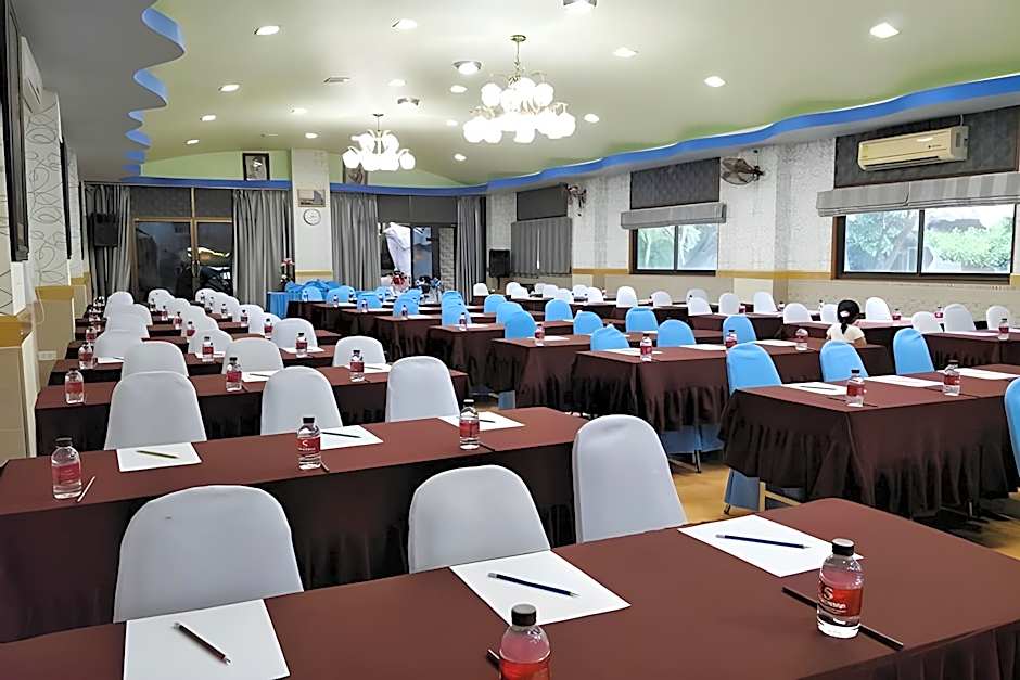 Suwanna Riverside Resort