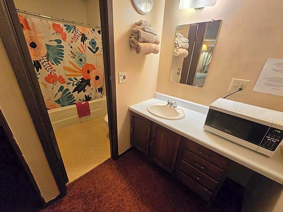 OYO Sandman Inn