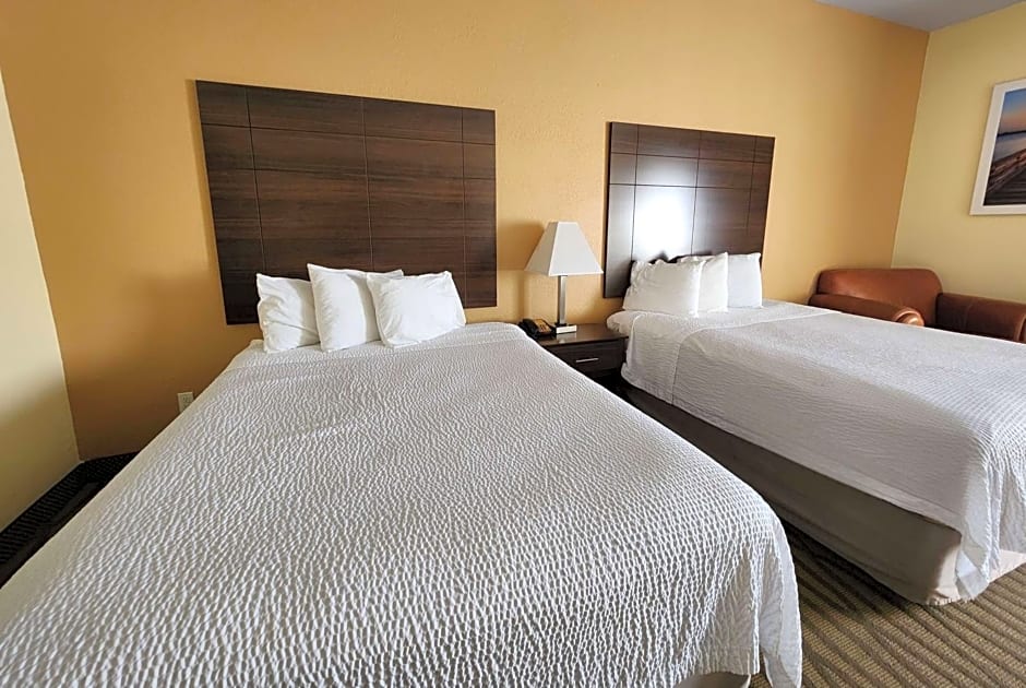 Days Inn & Suites by Wyndham Pasadena