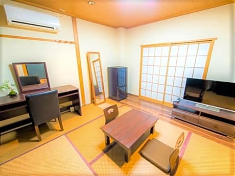 Modern Japanese Style Room -Annex - Smoking - Small Dog Friendly