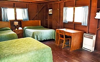 GG Oversized Camp Cabin - 3 Double Beds