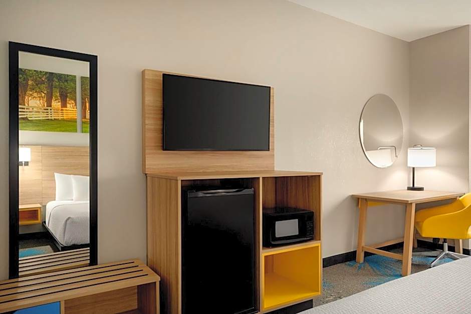 Days Inn & Suites by Wyndham Prattville-Montgomery
