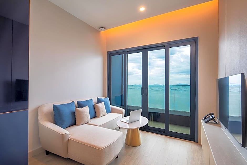 S Sriracha Hotel & Residence