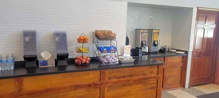Royal Inn & Suites