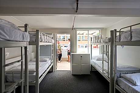 Private 6 Bed Dorm Room