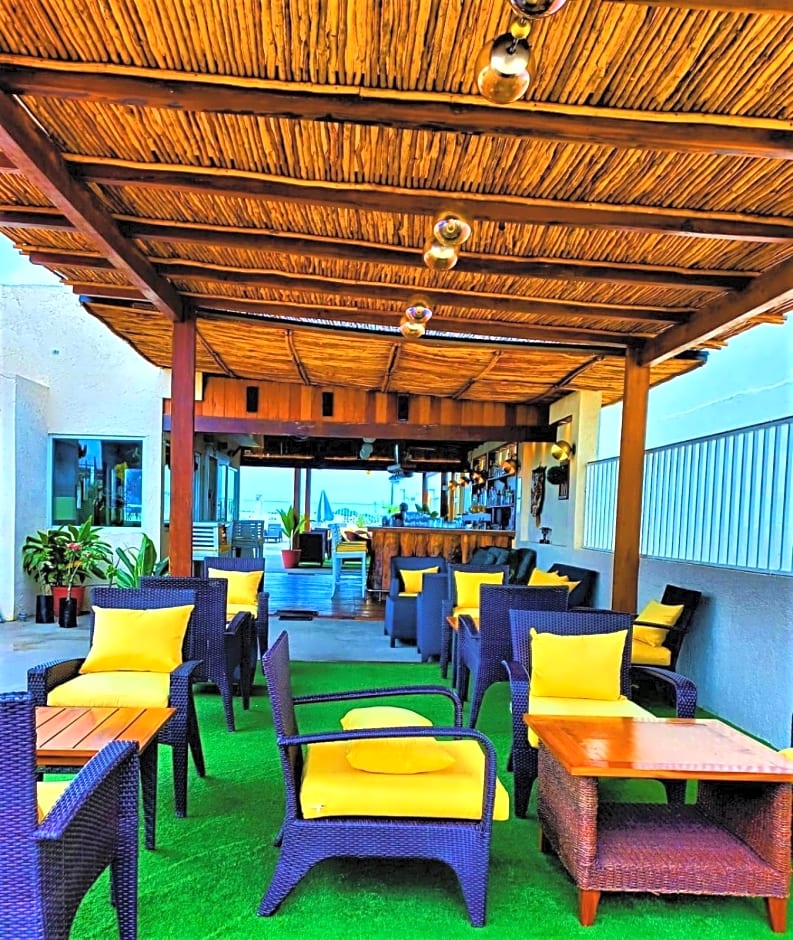 Hotel 12 BEES by Kavia