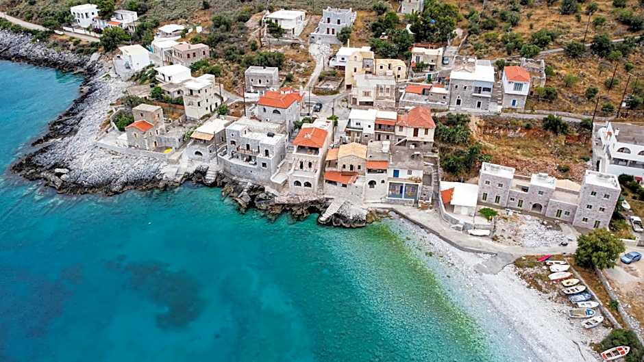 Arapis Rooms & Suites