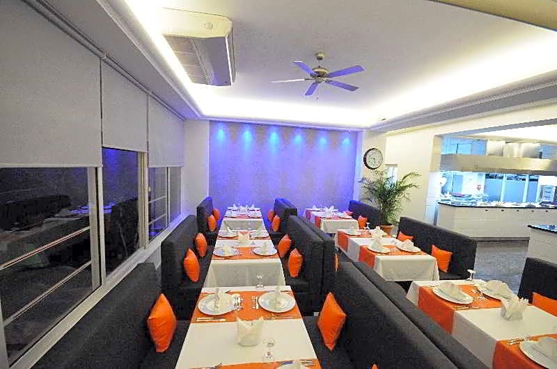 Blue Palace Hotel & Family