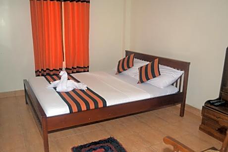 Deluxe Single Room with Round Trip Airport Transfer