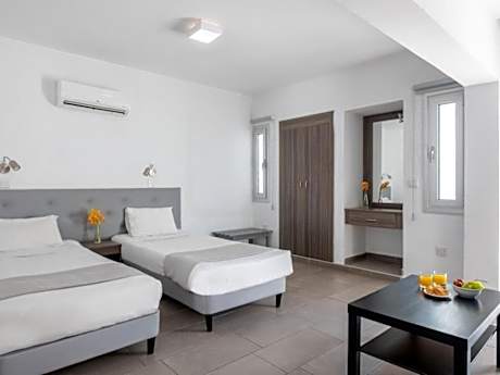 Family One-Bedroom Apartment with Balcony