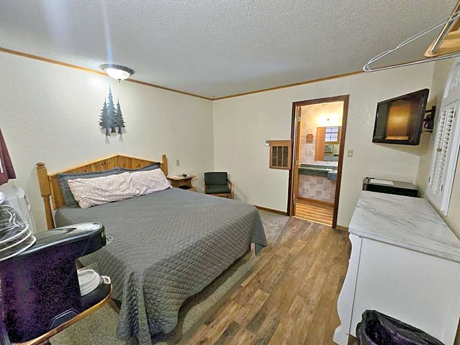 Cedar Wood Inn