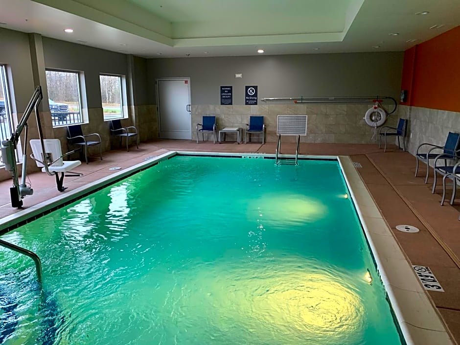 La Quinta Inn & Suites by Wyndham Louisville East