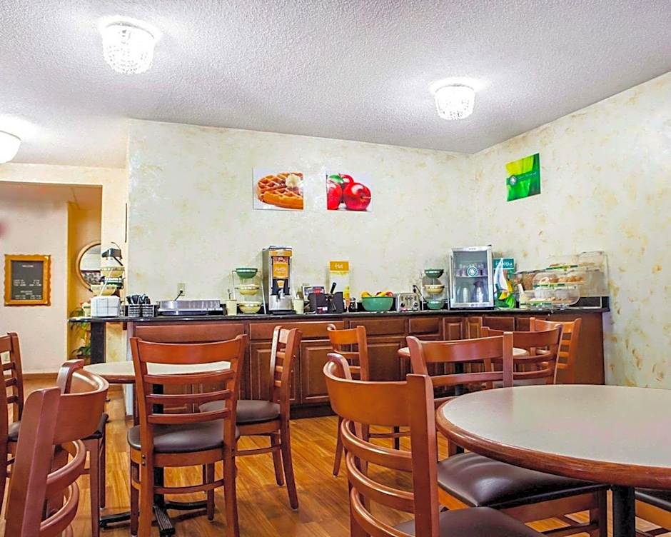 Quality Inn & Suites Champaign North - Urbana