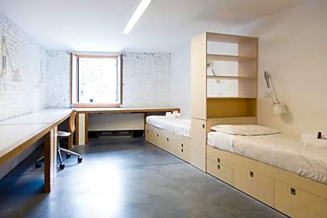 Bed in 12-Bed Mixed Dormitory Room