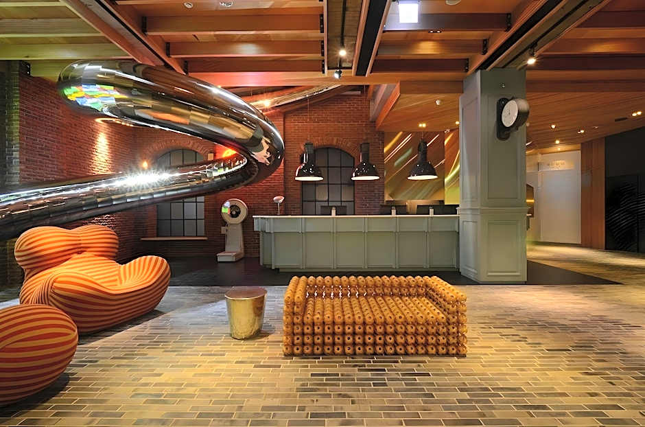 Reddot Hotel