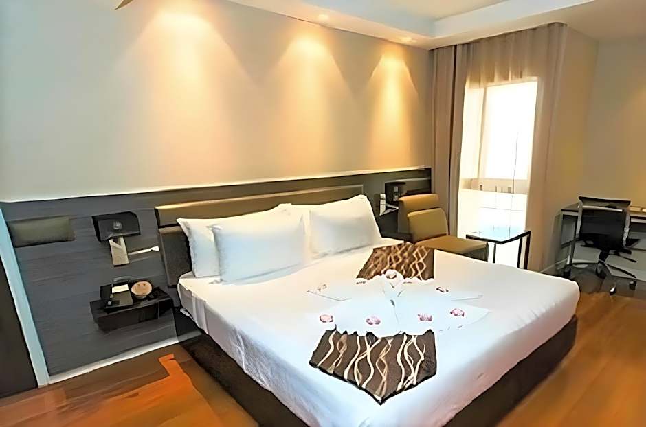 Amora NeoLuxe Suites Hotel