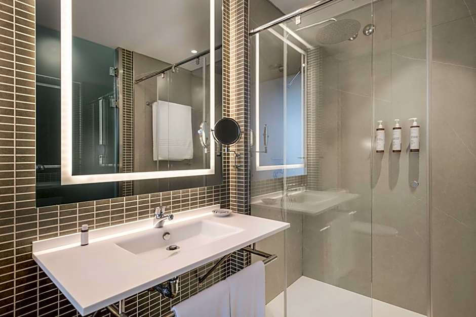 AC Hotel by Marriott Recoletos