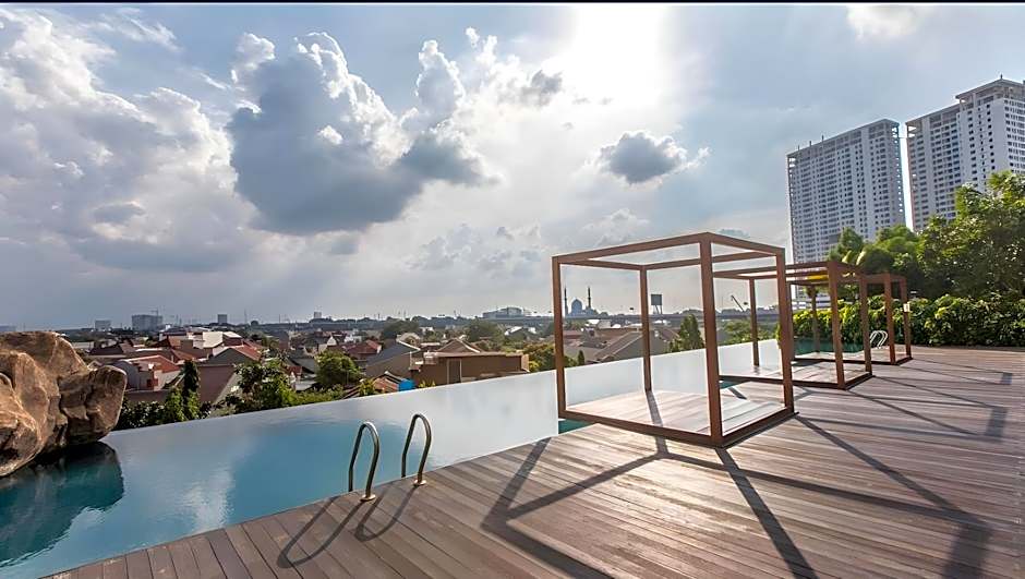 8rooms@ Grand Kamala Lagoon