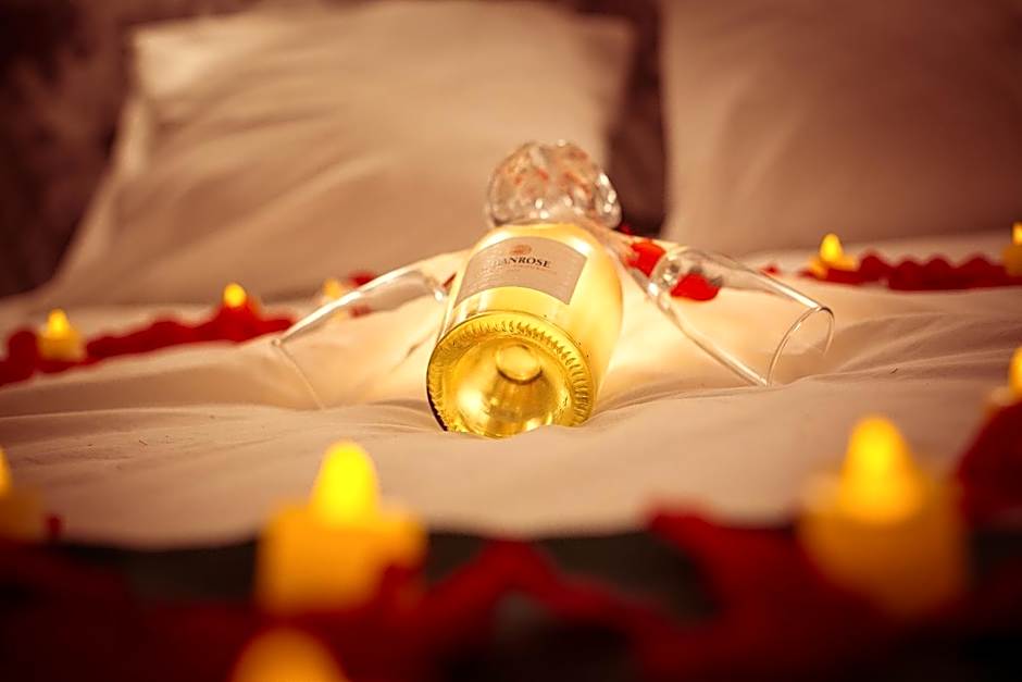 Love Room du Mont d'Or - Baignoire SPA - Minibar offert