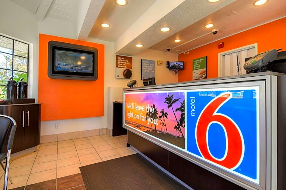 Motel 6-San Dimas, CA - Los Angeles