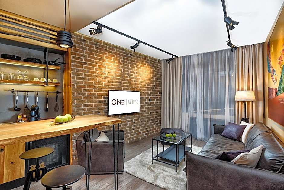 One Luxury Suites