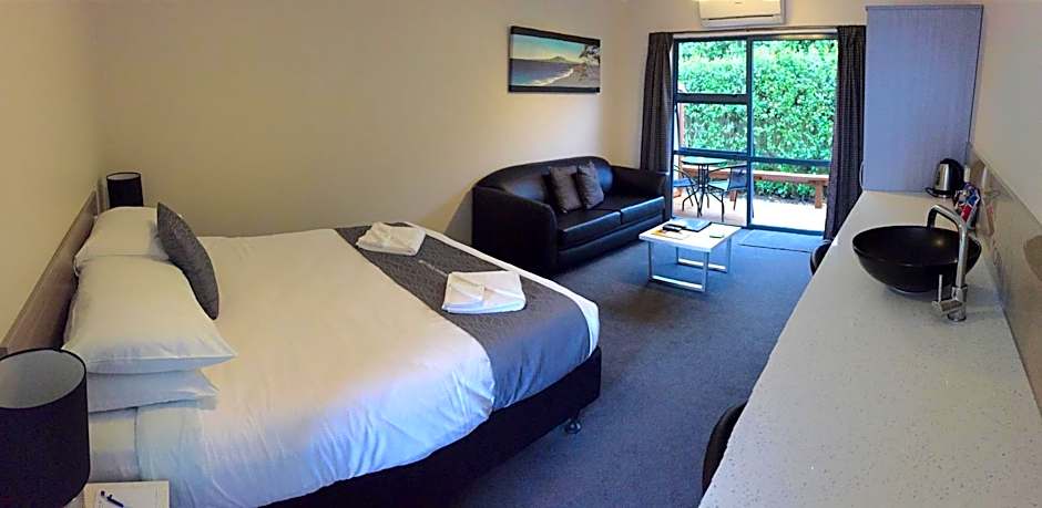Matakana Motel