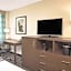 La Quinta Inn & Suites by Wyndham Atlanta Airport North