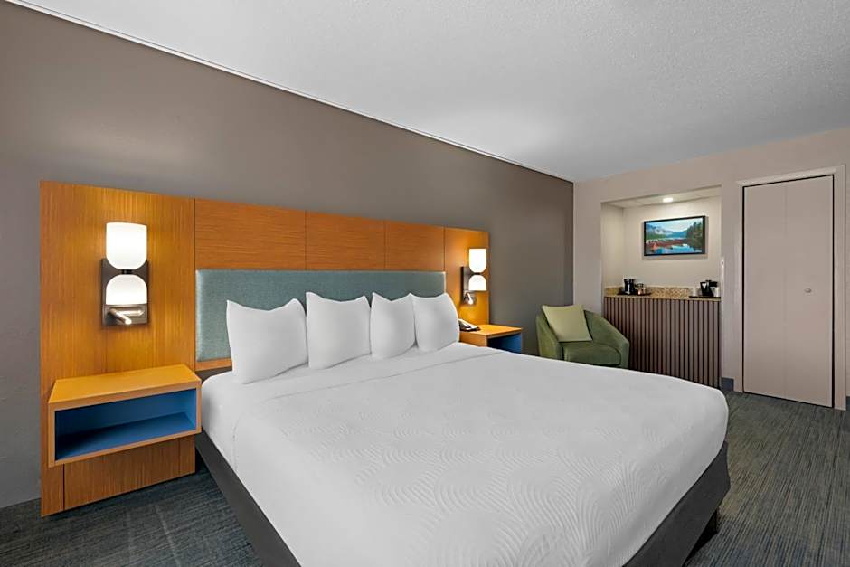 Country Inn & Suites by Radisson, Coon Rapids, MN
