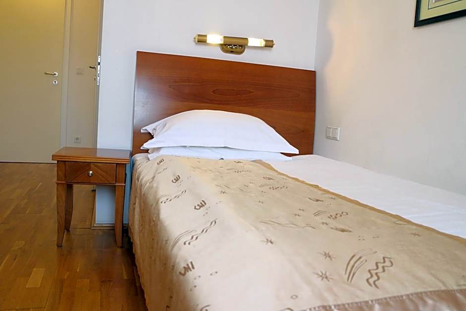 Hotel Wasserpalast - breakfast for free!!!