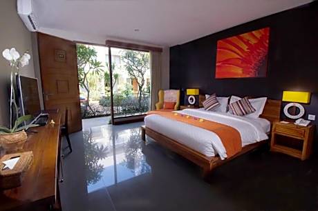 Deluxe Room - Pool Side