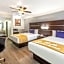 Days Inn & Suites by Wyndham Webster NASA-ClearLake-Houston