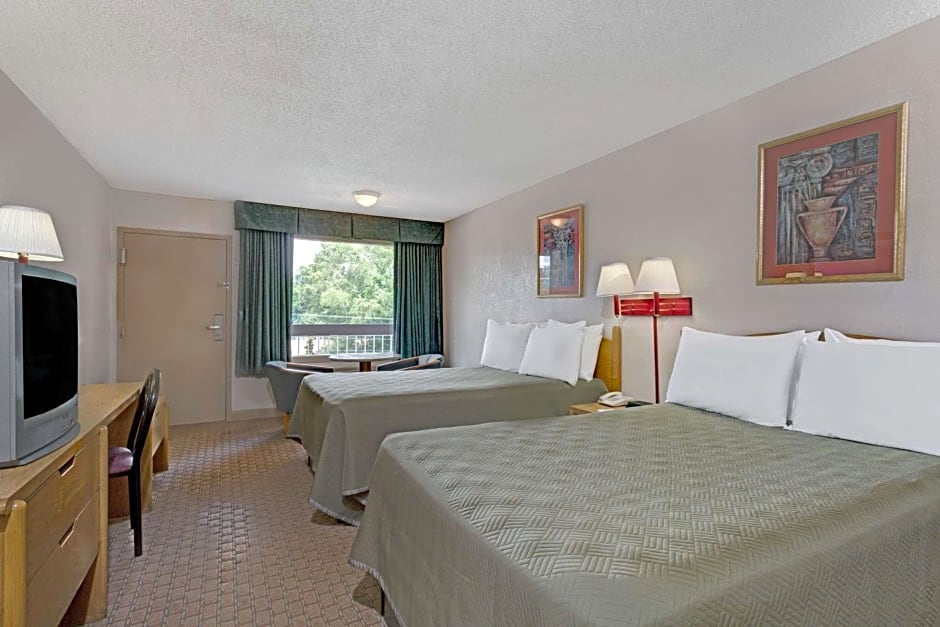 Travelodge by Wyndham Williamsburg Colonial Area