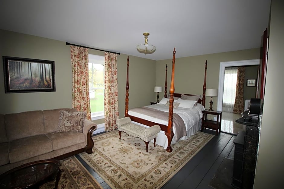 Maplehurst Manor Bed and Breakfast
