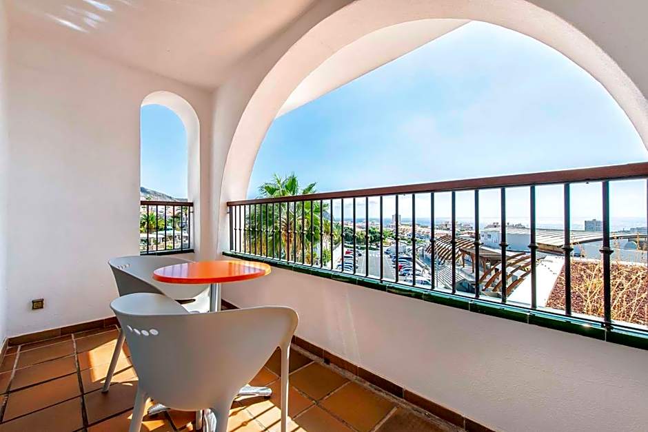 Paradise Park Fun Lifestyle Hotel