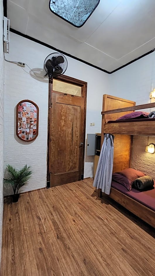 SEMERU HOSTEL MALANG