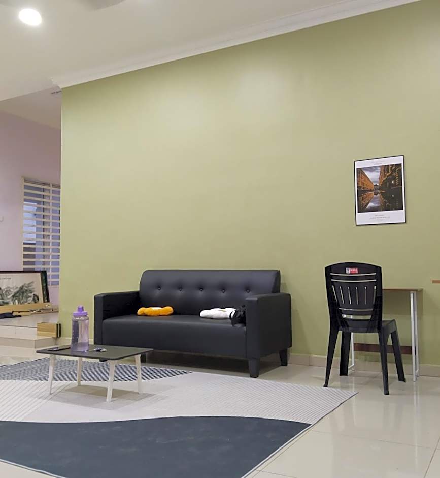 Happy Raub Guest House