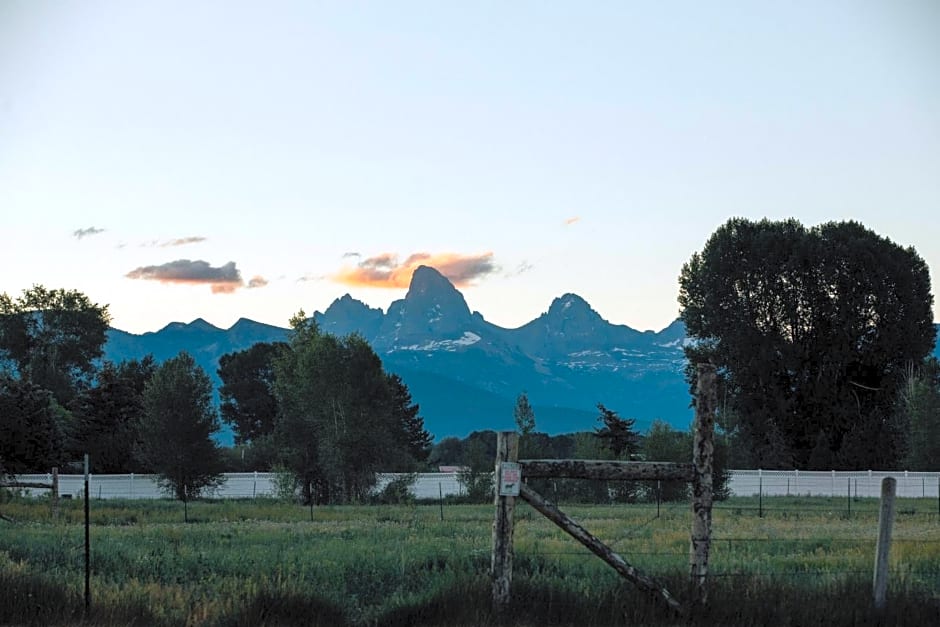 Teton Peaks Resort